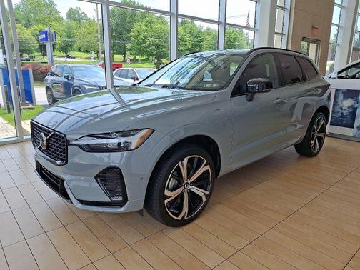 2025 Volvo XC60 Plug-In Hybrid T8 Ultra
