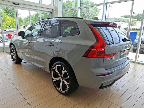 2025 Volvo XC60 Plug-In Hybrid T8 Ultra
