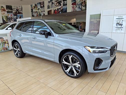 2025 Volvo XC60 Plug-In Hybrid T8 Ultra