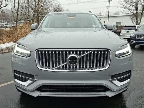 2024 Volvo XC90 Ultimate Bright Theme