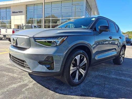 Thunder Grey 2023 Volvo XC40 Recharge Pure Electric Core