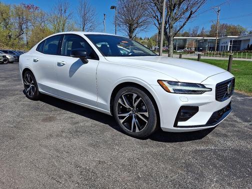 2025 Volvo S60 B5 FWD Core