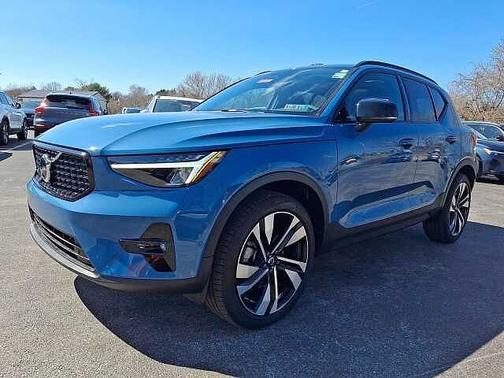 2024 Volvo XC40 Plus