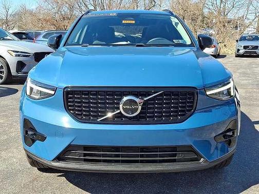 2024 Volvo XC40 Plus