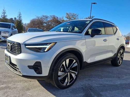 2024 Volvo XC40 Plus