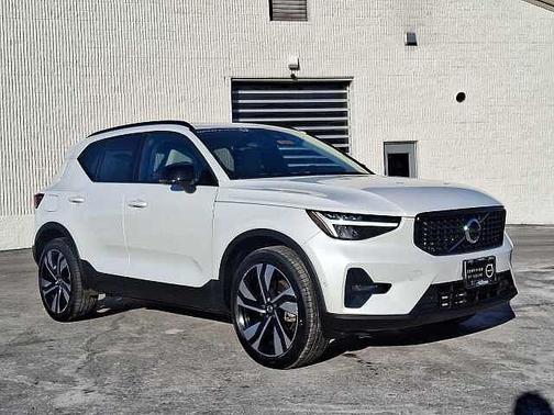 2024 Volvo XC40 Plus