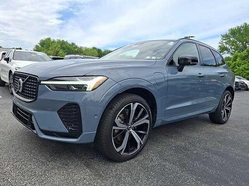 Thunder Grey 2023 Volvo XC60 Ultimate Dark Theme