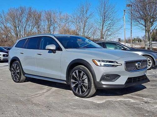 2025 Volvo V60 Cross Country Ultra