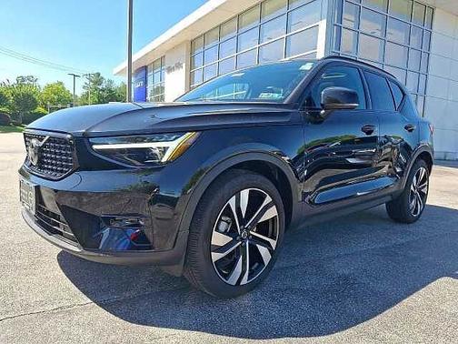 Onyx Black 2025 Volvo XC40 Ultra