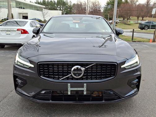 2025 Volvo S60 B5 Plus