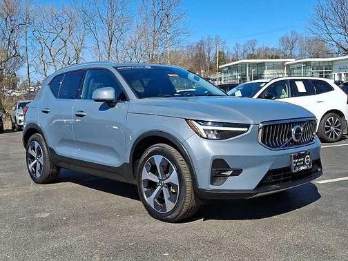 2023 Volvo XC40 Plus
