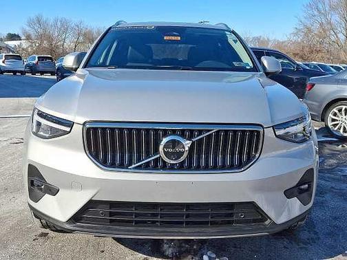 2025 Volvo XC40 Plus