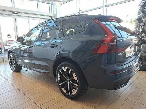 2026 Volvo XC60 Plus