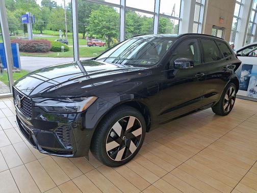 2025 Volvo XC60 Plug-In Hybrid T8 Plus