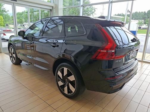2025 Volvo XC60 Plug-In Hybrid T8 Plus