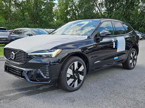 2025 Volvo XC60 Plug-In Hybrid T8 Plus