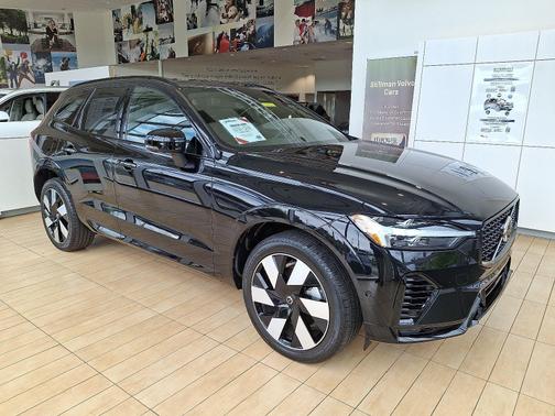2025 Volvo XC60 Plug-In Hybrid T8 Plus