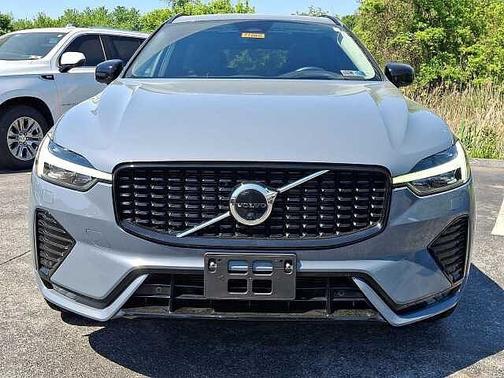 Thunder Grey 2023 Volvo XC60 Ultimate Dark Theme