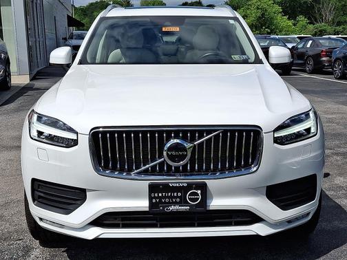 2022 Volvo XC90 T6 AWD Momentum 7-Passengers