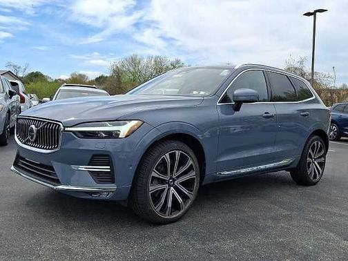2023 Volvo XC60 Ultimate Bright Theme