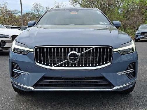 2023 Volvo XC60 Ultimate Bright Theme