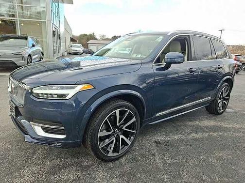 2023 Volvo XC90 Plus
