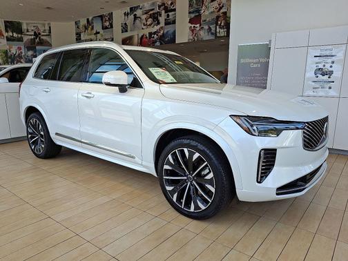 2025 Volvo XC90 Plug-In Hybrid T8 (2025.5) Core 7-Seater
