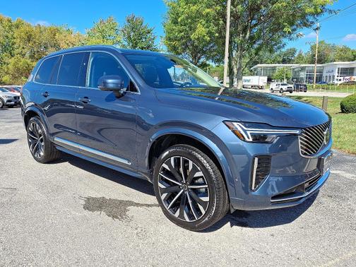 2025 Volvo XC90 B6 AWD Plus 7-Passengers