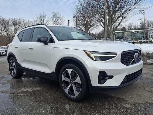 2023 Volvo XC40 Plus