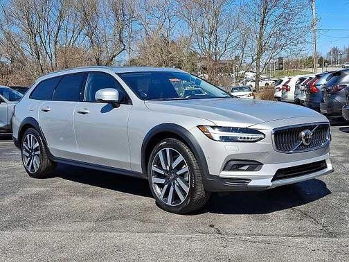 2025 Volvo V90 Cross Country Ultra