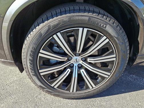 2023 Volvo XC90 B5 AWD Core 7-Passengers