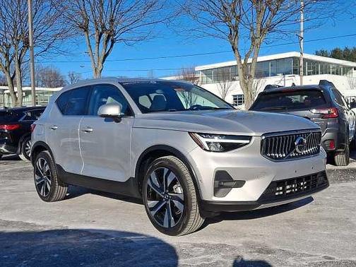 2024 Volvo XC40 Plus
