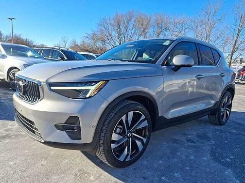 2024 Volvo XC40 Plus