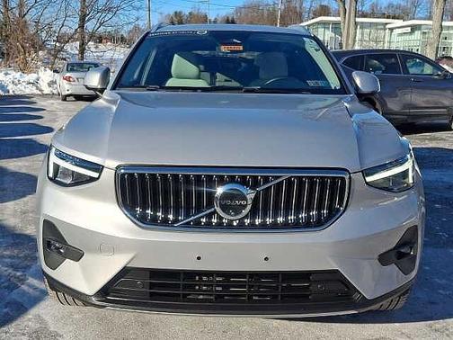 2024 Volvo XC40 Plus