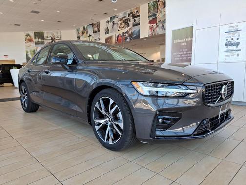 2025 Volvo S60 B5 Plus