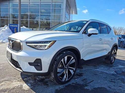 2023 Volvo XC40 Plus