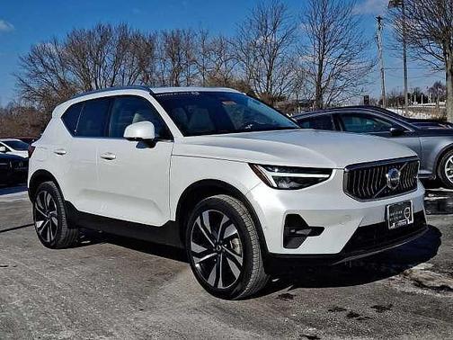2023 Volvo XC40 Plus