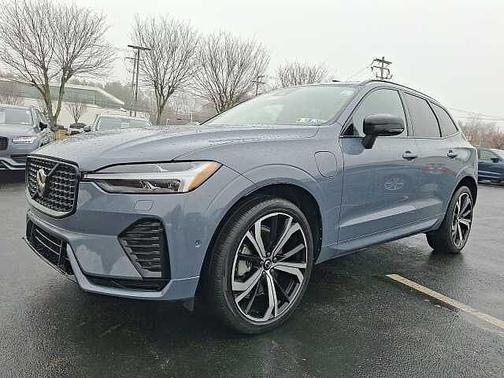 2024 Volvo XC60 Ultimate Dark Theme