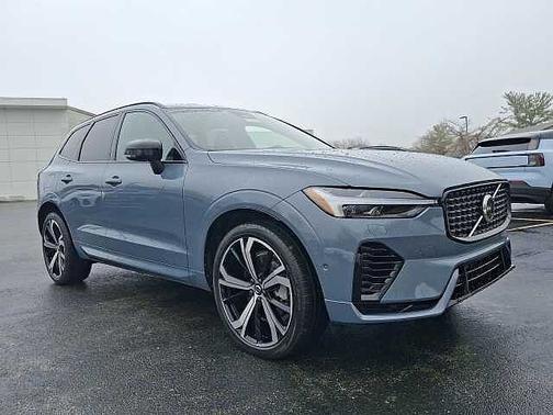 2024 Volvo XC60 Ultimate Dark Theme