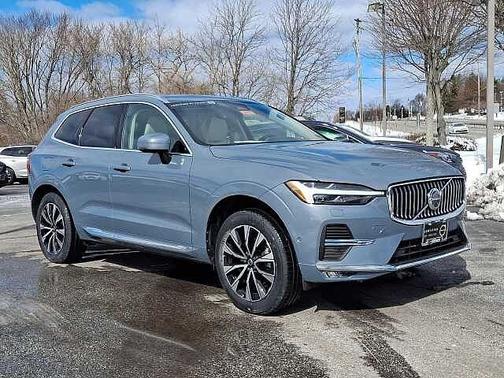 2023 Volvo XC60 Plus