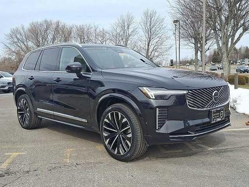 2025 Volvo XC90 Plus