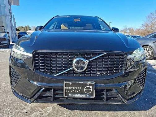2023 Volvo XC60 B6 AWD Ultimate Dark