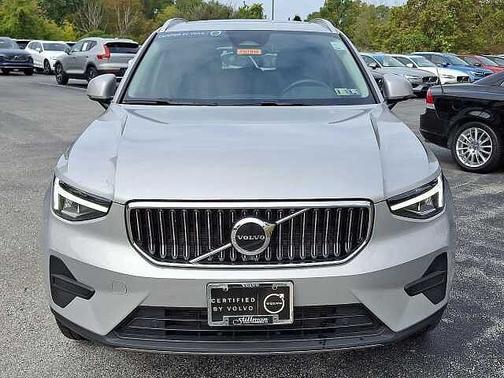 2025 Volvo XC40 Core