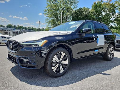 2025 Volvo XC60 Plug-In Hybrid T8 Plus