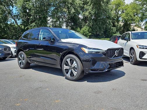 2025 Volvo XC60 Plug-In Hybrid T8 Plus