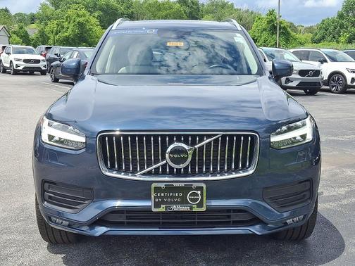 2022 Volvo XC90 T5 AWD Momentum 7-Passengers