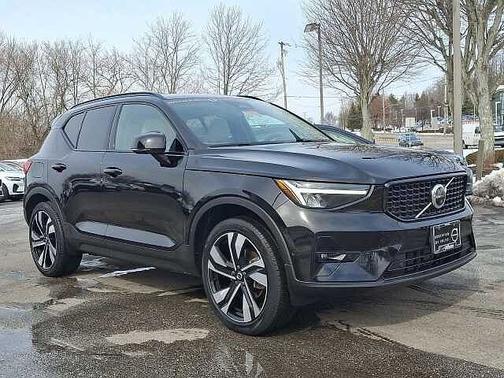 2023 Volvo XC40 Plus