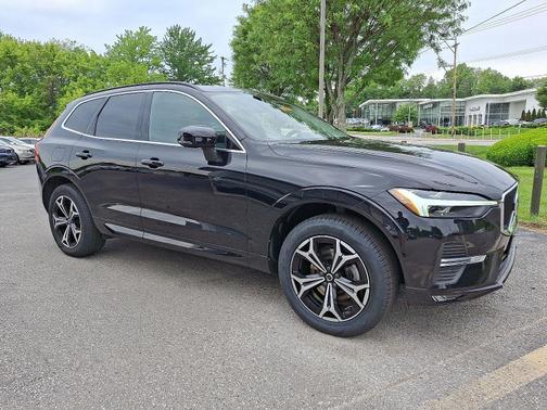 2022 Volvo XC60 B5 AWD Momentum