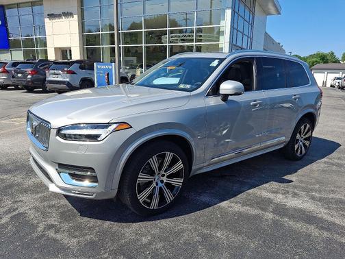 2024 Volvo XC90 B5 AWD Plus Bright Theme 7-Passengers