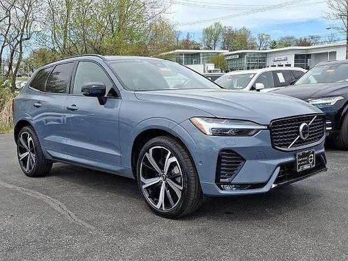 2023 Volvo XC60 Ultimate Dark Theme